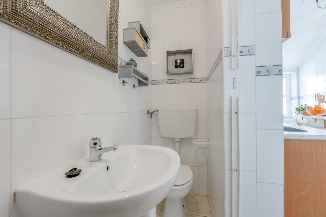 Light Filled Typical At Alfama, By Timecooler Apartment *