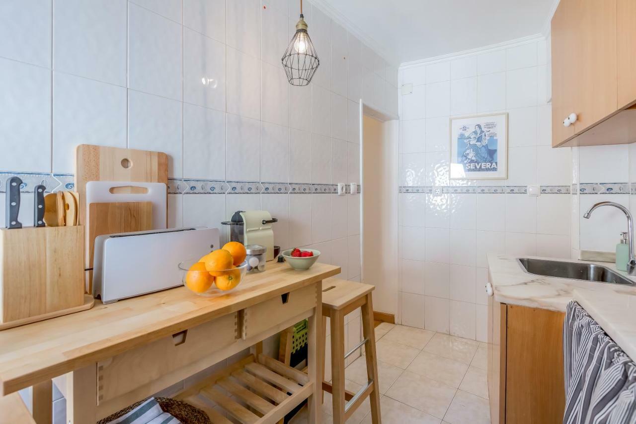 Apartment Light Filled Typical At Alfama, By Timecooler *
